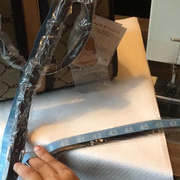 NWT Max Studio Satchel Handbag. Natural Color,  Double Handled,Detatchable Strap - Picture 7 of 12